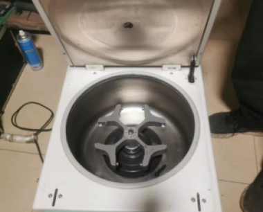 维修Hettich离心机盖子无法打开的弹簧